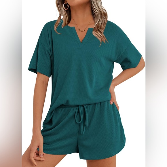 NWT Ekouaer Women 2 Piece Teal Loungewear Waffle Knit Short Sleeve Shorts Sm - Picture 1 of 11